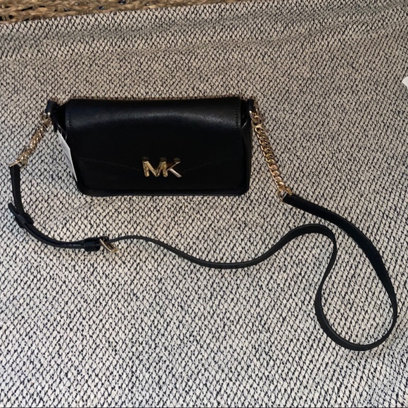 Michael Kors Handbags - Michael Kors Elegant Black and Gold Crossbody